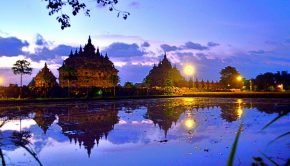Candi Plaosan saat Pajar Menjelang